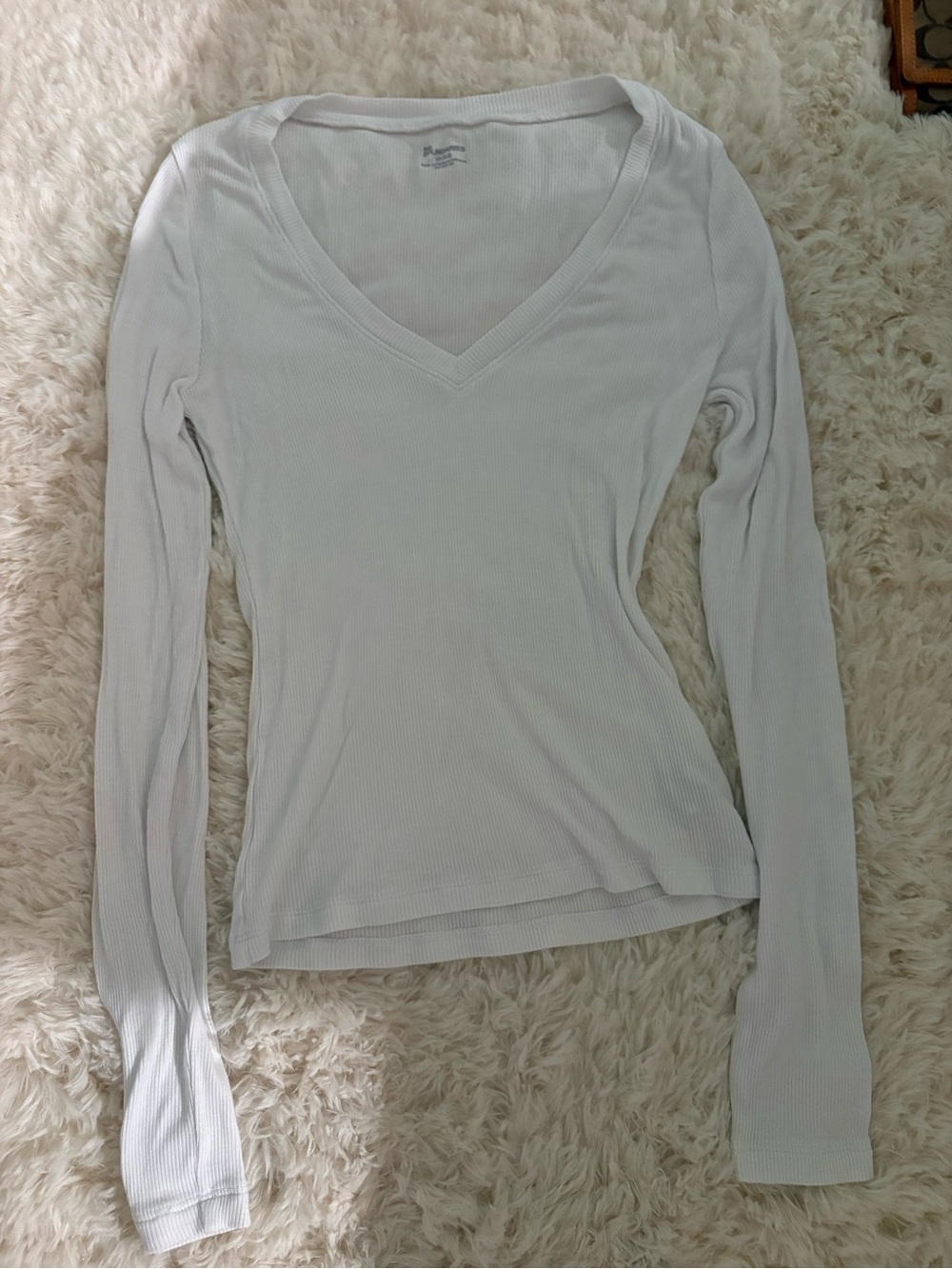 No Boundaries White Ribbed V-Neck Long Sleeve Top